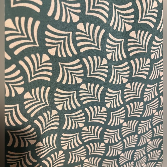 Cato size XL teal green/ beige print top with bow detail on back - Picture 4 of 4